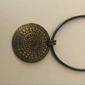 Boho chic pendant choker necklace
